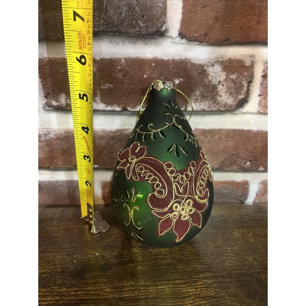 XL Green, Teardrop Teardrop Ornament w Gold & Red Design